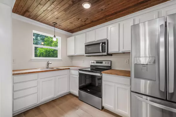 211 Broadmoor Lane, Pensacola, FL 32507
