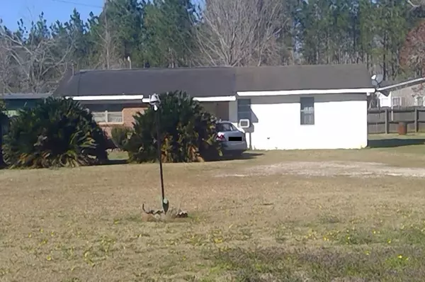3281 Mason Road, Walnut Hill, FL 32568