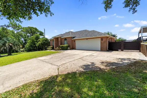 Gulf Breeze, FL 32563,3377 Crestview Lane