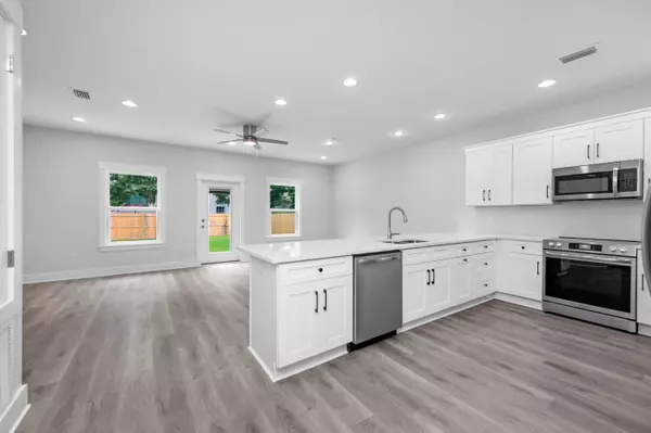 30 NE Harbeson Avenue  #A, Fort Walton Beach, FL 32548