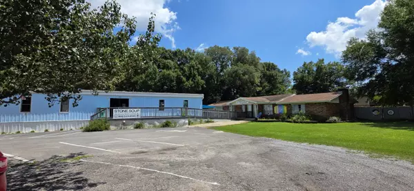 314 & 316 Carmel Drive, Fort Walton Beach, FL 32547