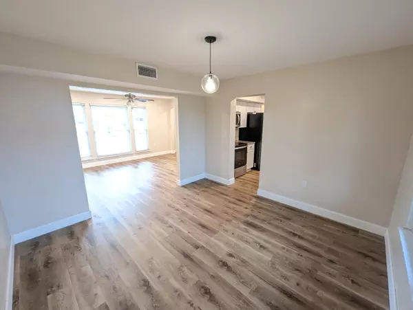 Mary Esther, FL 32569,1007 Boulevard De La Parisienne