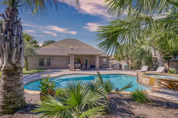 2792 Grand Bay Court, Navarre, FL 32566