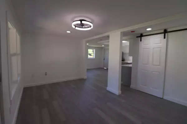 Crestview, FL 32536,725 School Ave Avenue