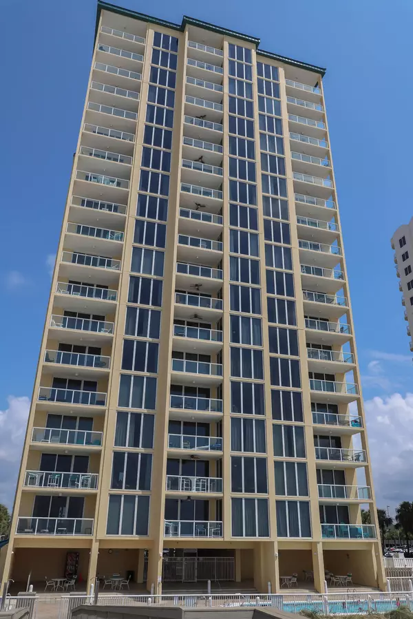 8477 Gulf Boulevard  #APT 202, Navarre, FL 32566