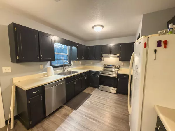 Crestview, FL 32539,209 W Pinoak Court