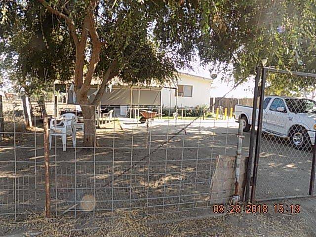 359 E Stanford Avenue, Pixley, CA 93256