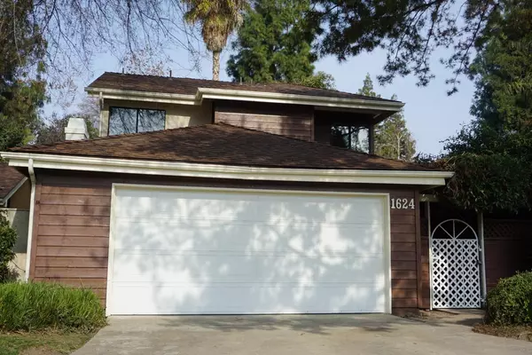 1624 E Castleview Avenue, Visalia, CA 93292