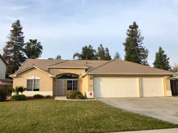 5626 W Sunnyside Drive, Visalia, CA 93277