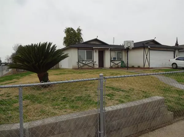 247 N Steven Avenue, Farmersville, CA 93223