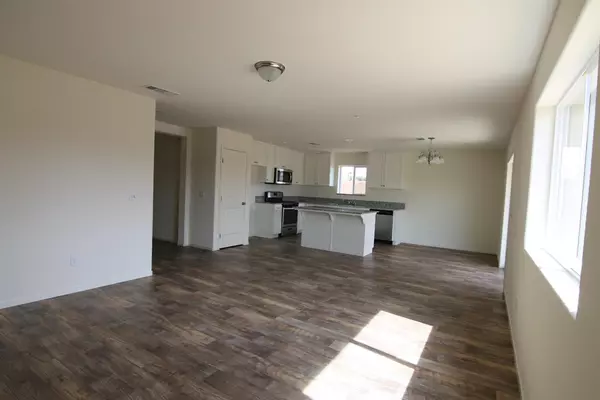 Dinuba, CA 93618,550 Sarah Lane