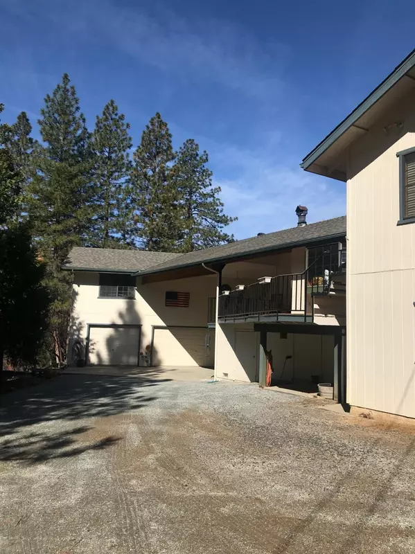 1218 Pine Haven Court, Camp Nelson, CA 93265