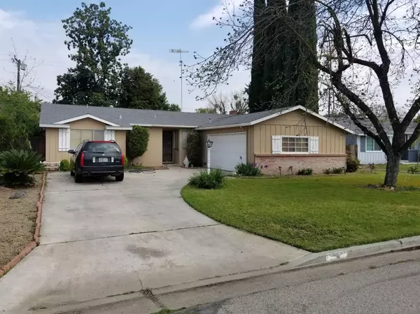 2414 W Cambridge Avenue, Visalia, CA 93277