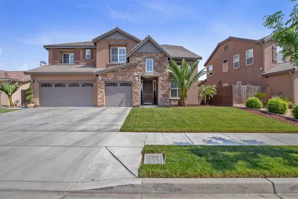 2946 W Stewart Avenue, Visalia, CA 93291