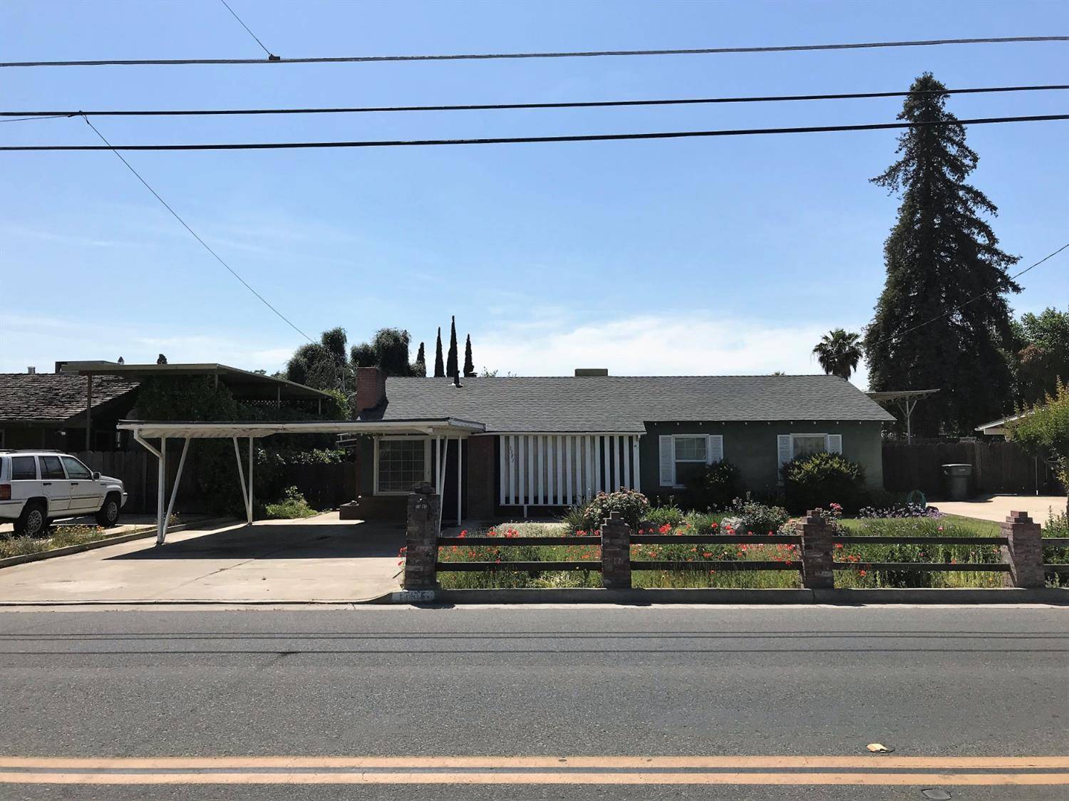1383 N Oaks Street, Tulare, CA 93274