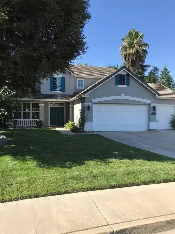 5631 W La Vida Drive, Visalia, CA 93277