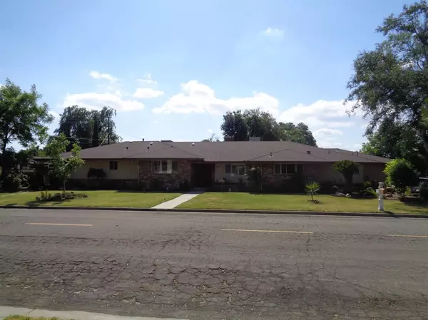 2420 CHESTNUT Street, Hanford, CA 93230