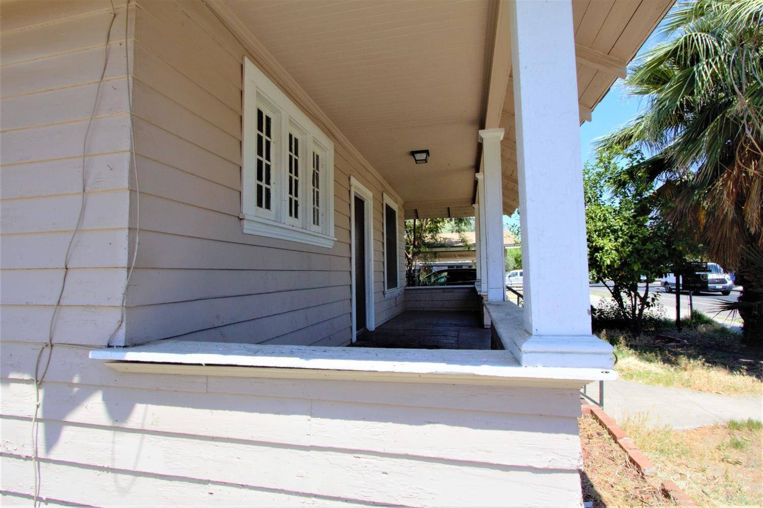 Visalia, CA 93291,211 NW 2nd Avenue
