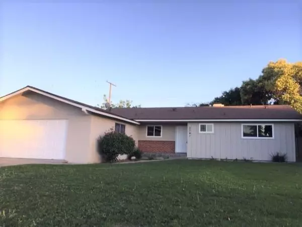 2741 W Beech Avenue, Visalia, CA 93277