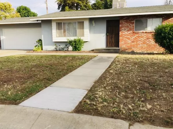 1637 W Oriole Drive, Visalia, CA 93291