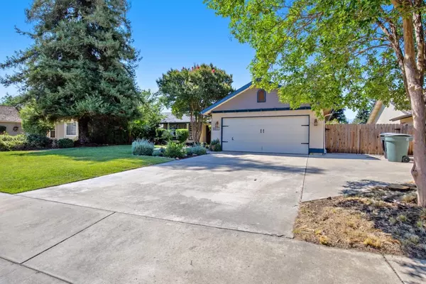 Visalia, CA 93277,6011 W Howard Court