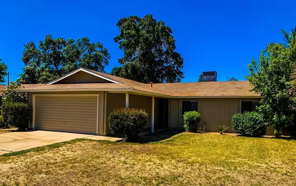 3826 W Howard Avenue, Visalia, CA 93277