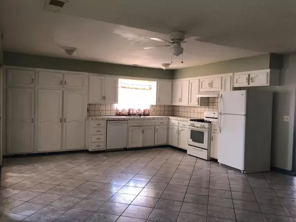 Lindsay, CA 93247,870 W Mariposa Street