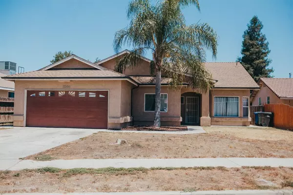 2094 N Steven Avenue, Farmersville, CA 93223