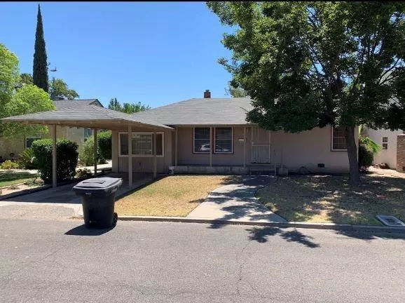 229 W Colonial Drive, Hanford, CA 93230