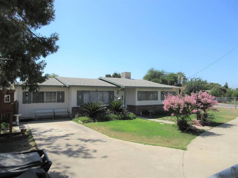 565 S Maple Street, Pixley, CA 93256