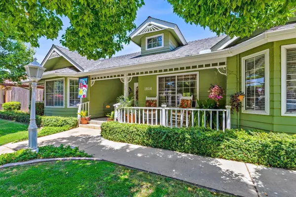 Visalia, CA 93292,1034 E Rose Court