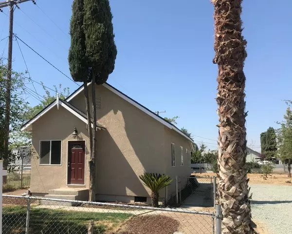 2004 W Northgrand Avenue, Porterville, CA 93257