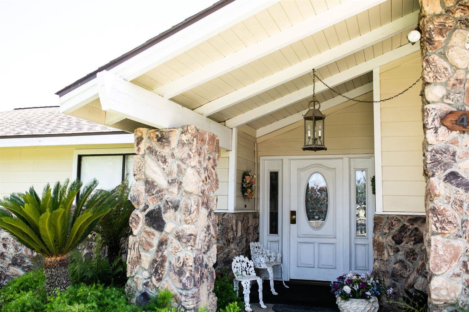 Tulare, CA 93274,400 E Estate Drive