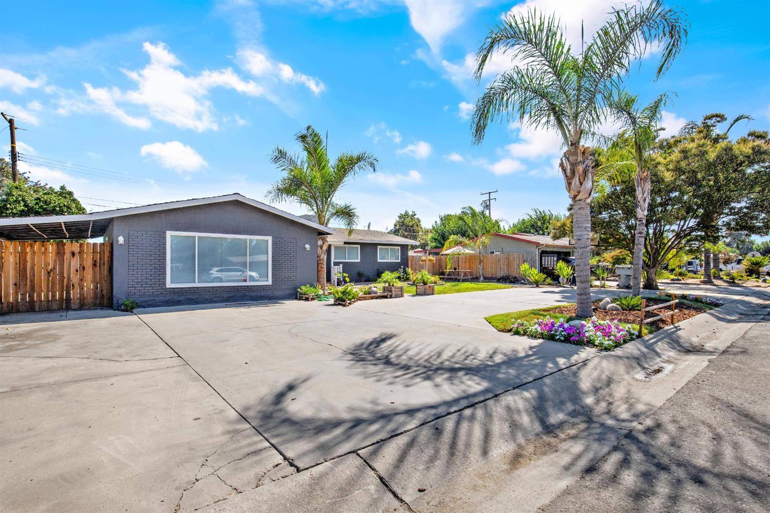 Visalia, CA 93291,1129 W Wren Avenue