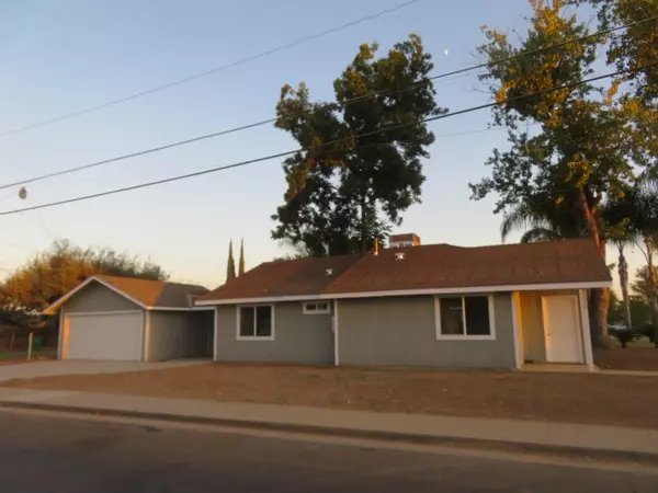 518 N Camelia Avenue, Farmersville, CA 93223