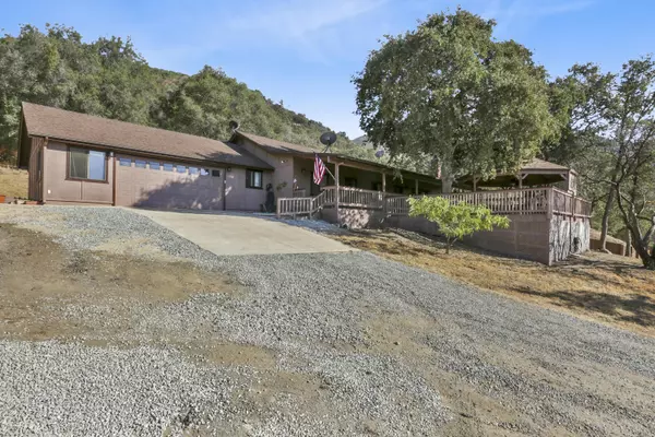 49170 Millwood Drive, Orosi, CA 93647