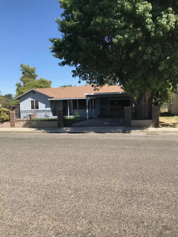 Farmersville, CA 93223,810 N Rose Avenue