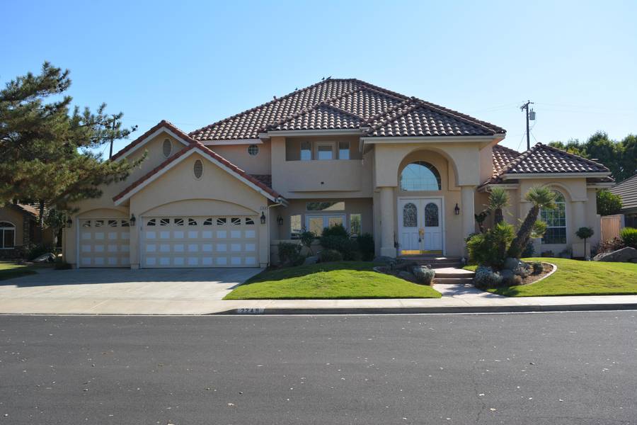 2249 Aspen Court, Hanford, CA 93230