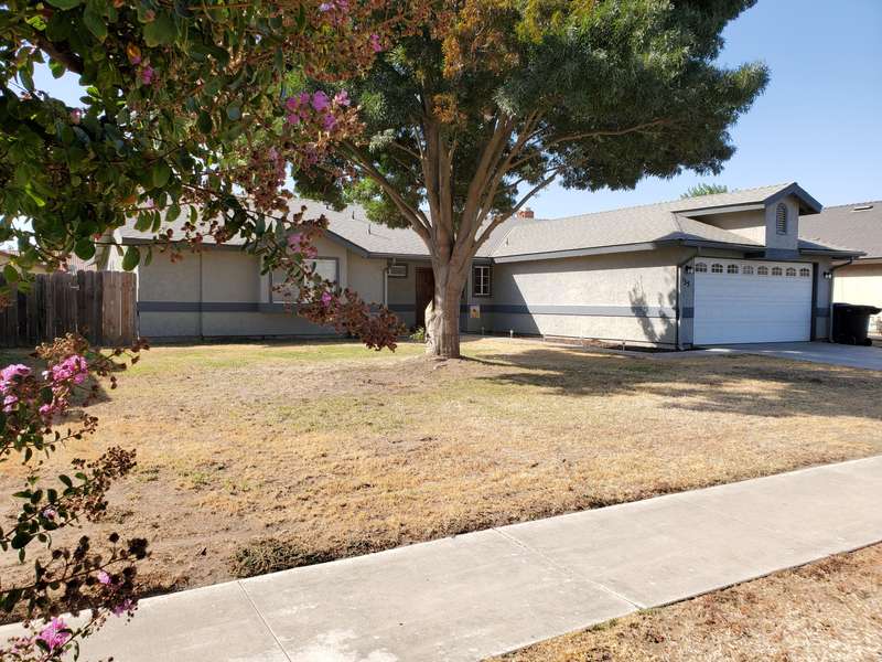 755 Rosewood Lane, Lemoore, CA 93245