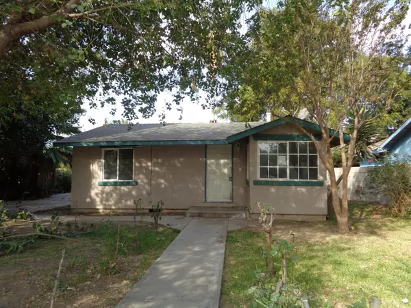 593 S Kern Avenue, Farmersville, CA 93223