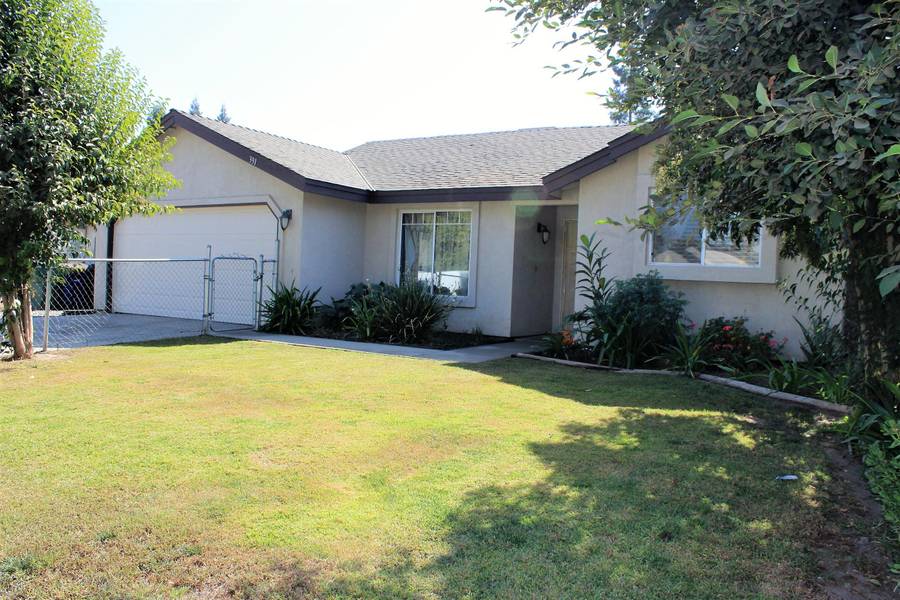 391 Greg Street, Farmersville, CA 93223