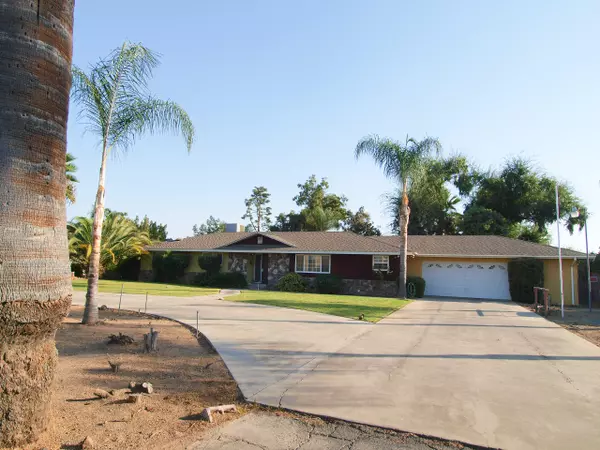 915 S Strathmore Avenue #N, Lindsay, CA 93247