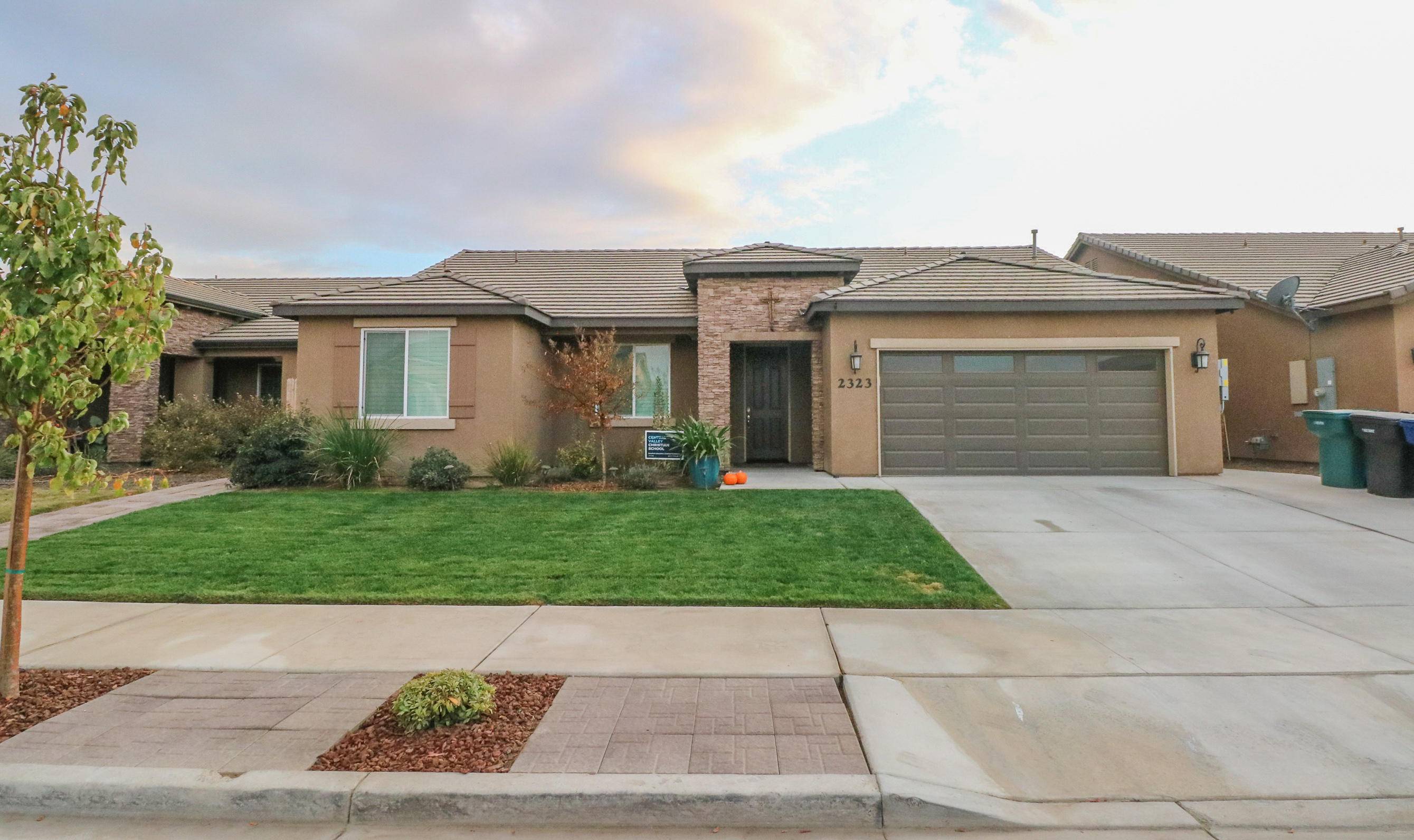 2323 Bay Hill Avenue, Tulare, CA 93274