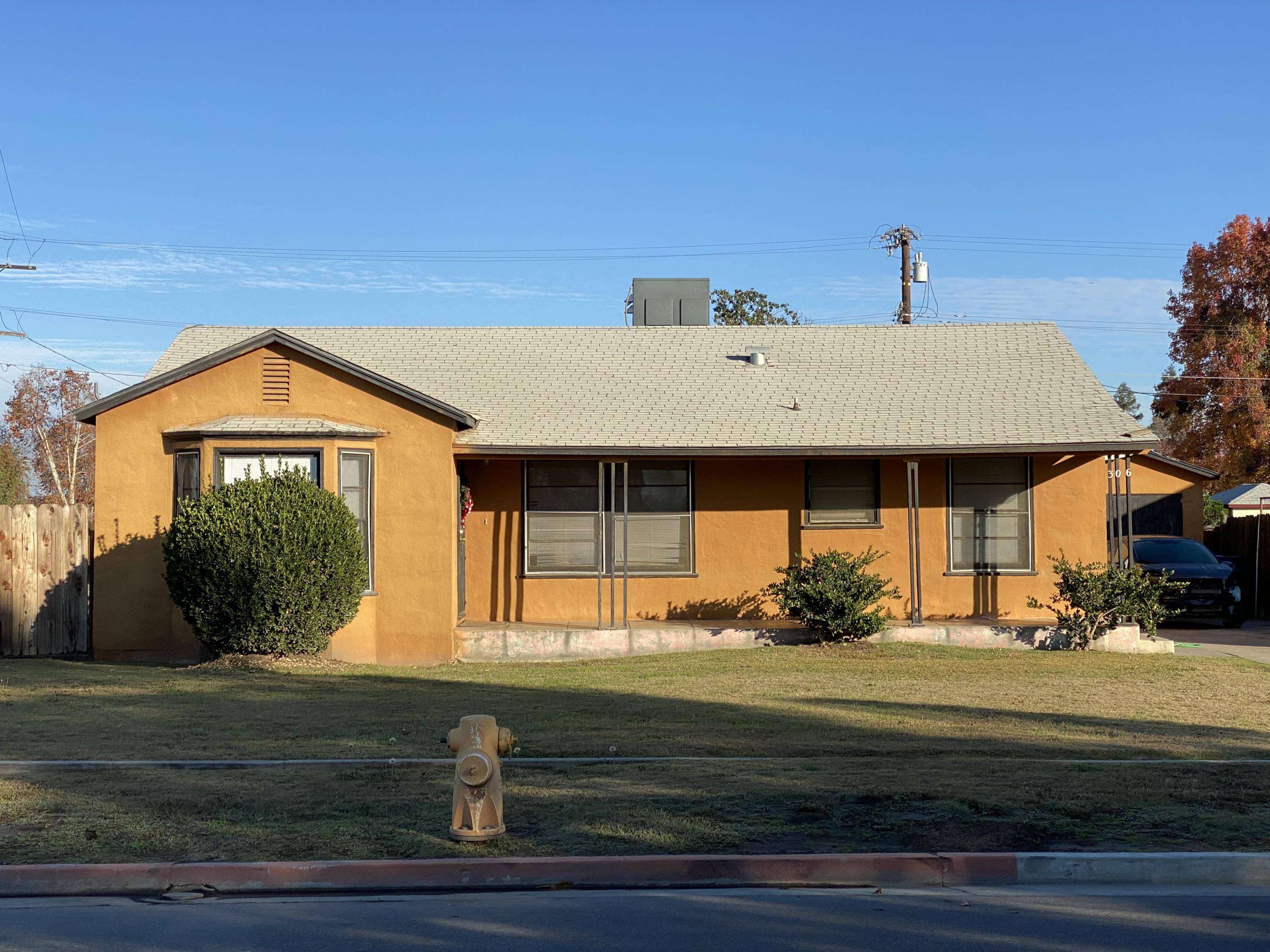 306 W Gail Avenue, Tulare, CA 93274
