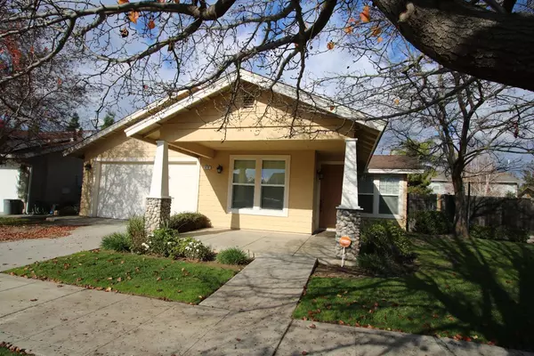 418 W Sasaki Avenue, Reedley, CA 93654