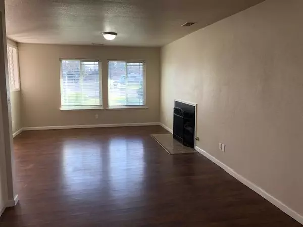 Visalia, CA 93292,143 N Simon Street