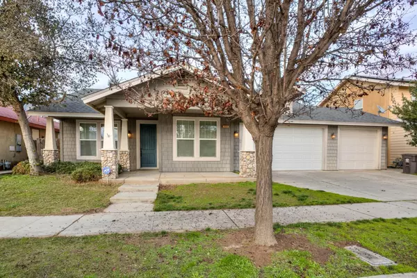 448 W Lilac Avenue, Reedley, CA 93654