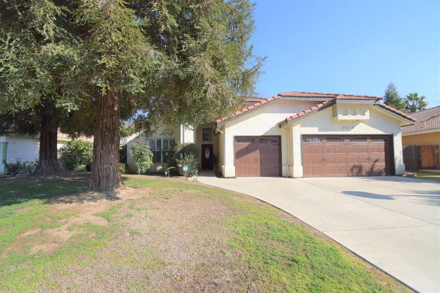 3312 S Stover Street, Visalia, CA 93292