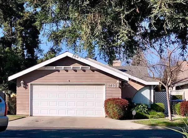 1710 E Perez Court, Visalia, CA 93292