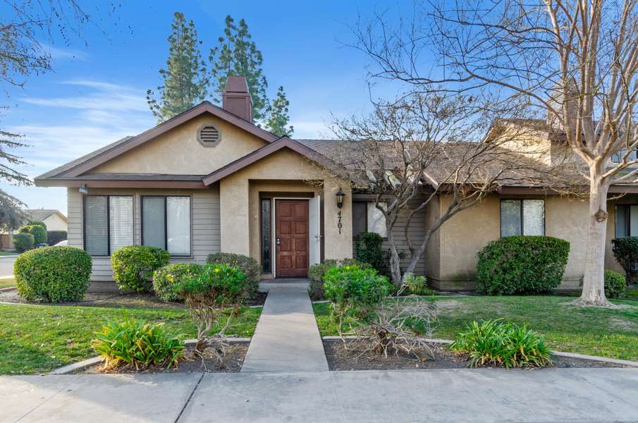 4701 W Cypress Avenue, Visalia, CA 93277